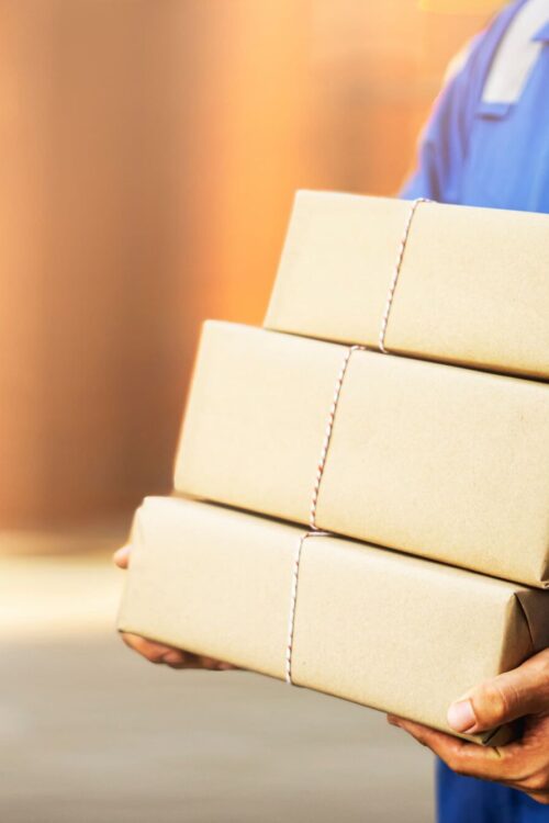 ADOBESTOCK_334105457 500X750 | FA LOGISTICS Nos solutions de transports de marchandises en Île-de-France et dans le Grand-Est Bischheim 4